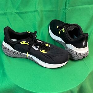 Under Armor Women’s Black and Yellow Athletic Shoes